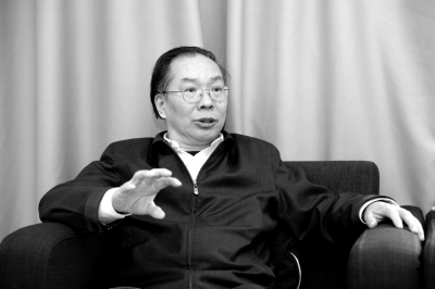 全国政协今举行首场发布会 新任发言人曾为驻美记者