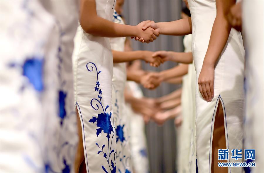 博鳌论坛礼仪小姐幕后训练_中国宁波网_首页