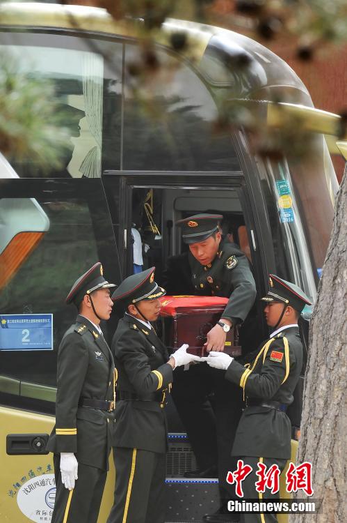 第三批在韩中国人民志愿军遗骸运抵沈阳