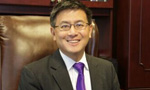 美加州华裔财长江俊辉正式宣布参选州长