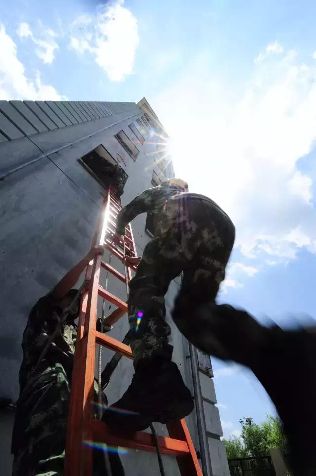 烧烤模式里,属于消防官兵的全城热恋-新闻中