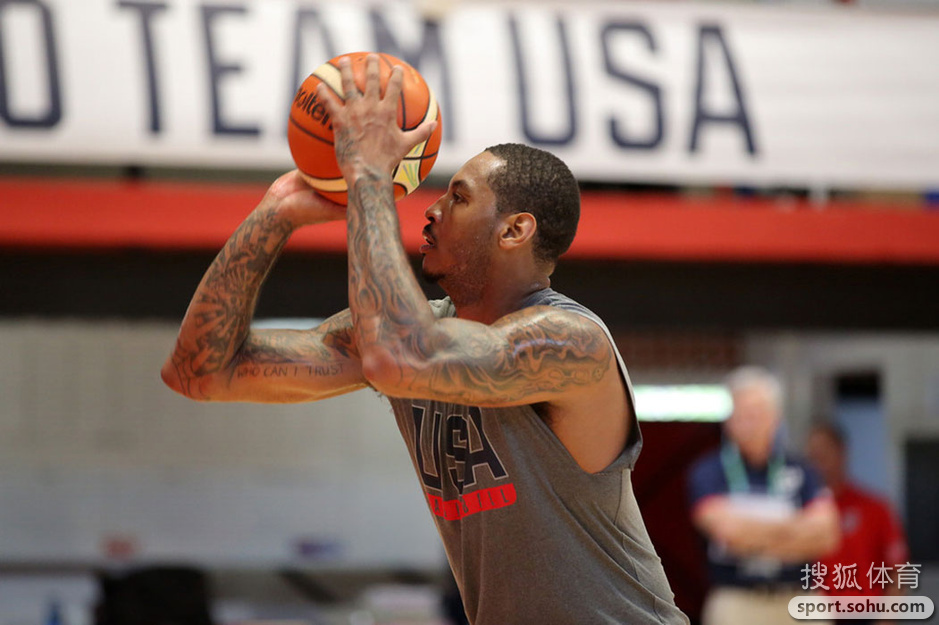 前方图:搜狐直击美国男篮训练 安东尼狂练投篮