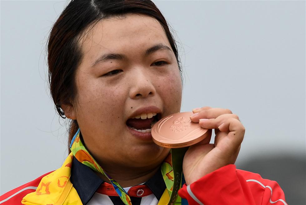 冯珊珊夺中国高尔夫球首枚奥运奖牌-新闻中心