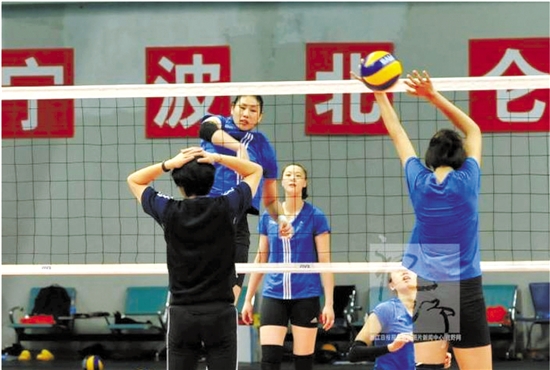 北仑女排训练基地里 有张郎平专用凳