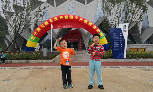 小小少年抢围棋界头条 百灵杯憨虎组合亮相