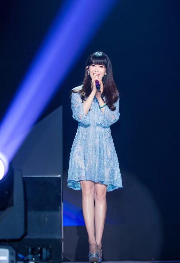 卓依婷依然记得演唱会北京站圆满落幕