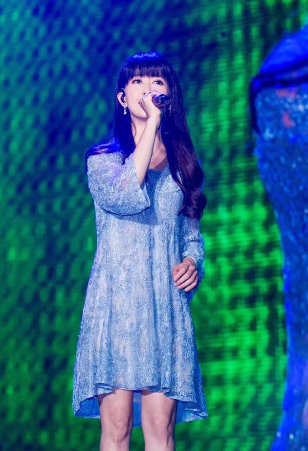 卓依婷依然记得演唱会北京站圆满落幕