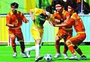 男足挺进残奥四强!看后被这支队伍感动了