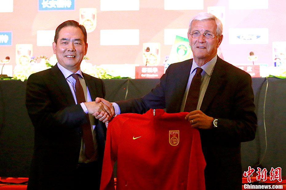 中国男足新帅里皮举行首次媒体见面会