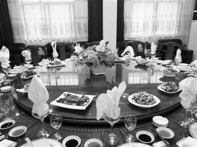 年夜饭请厨师上门私人定制 宁波不少家庭这么