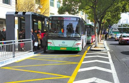 宁波公交车装电子警察?公交站台违停罚1000?假的!-新闻中心-中国宁波网