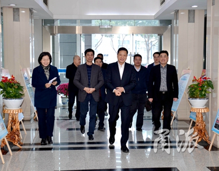 宁波市委常委梁群今天履新统战部部长