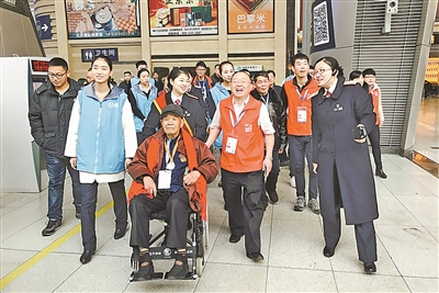 宁波志愿者在行动:将雷锋精神熔铸于城市脉搏
