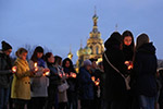 圣彼得堡市民为地铁爆炸案遇难者哀悼祈福