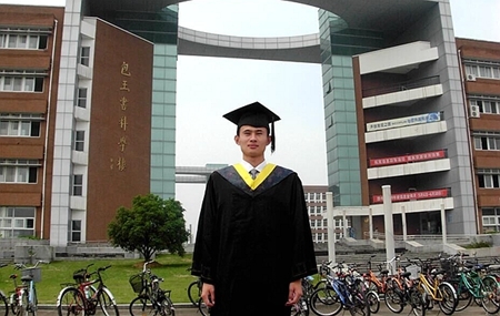 这位雪地里救人的 网红 军官 原来是宁波大学毕