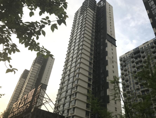 民生   近日,网友"小达"在宁波本地论坛发帖反映,在万达公寓小区里