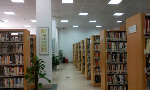 全省公共图书馆阅读报告显示 人均借阅量宁波