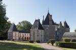 法国豪华城堡1欧元起拍卖 距今已560年历史
