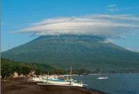 巴厘岛火山可能即将喷发 一万余人紧急撤离