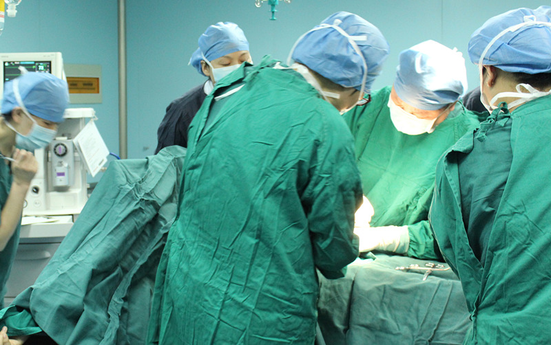 29岁宁波产妇胎盘早剥 医生13分钟急救保母子