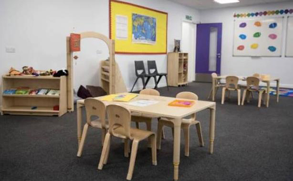 探访欧洲首家中英双语小学:家长认为孩子必须