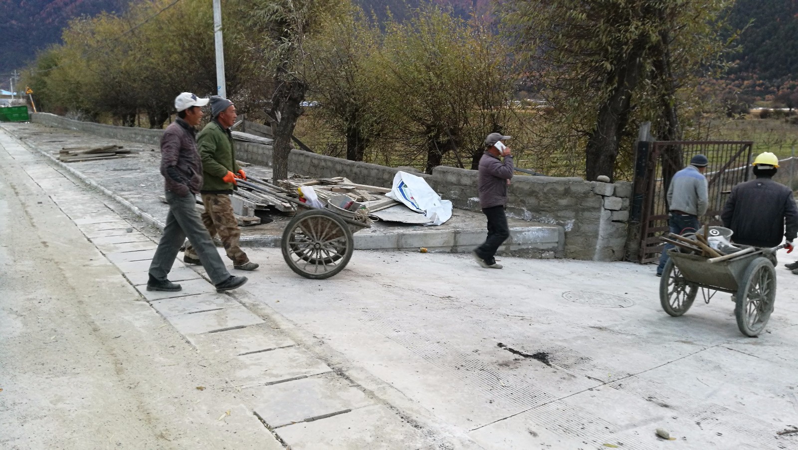 直击林芝地震现场:目前秩序正常