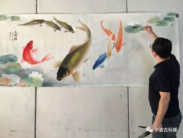 迎新年歌颂新时代 画鱼传人任凭国画展举行