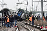 米兰列车脱轨已致百余人死伤 事故或因铁轨塌陷