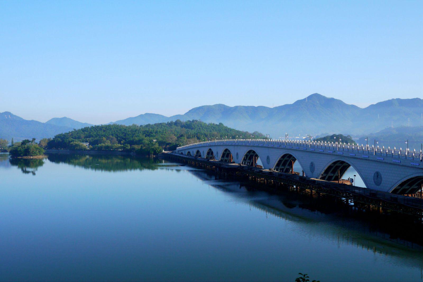 第十三届全国人大代表名单公布 领导干部代表