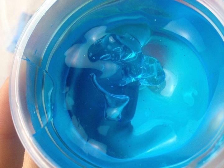 警惕!牙签弩之后又现毒玩具 校门口水晶泥走红