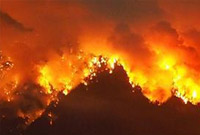 印尼巴厘岛阿贡火山剧烈喷发