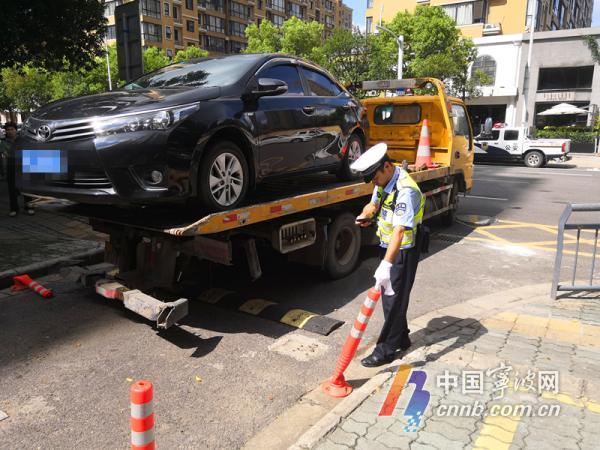 拒不给消防车让行续:交警、消防合查消防通道