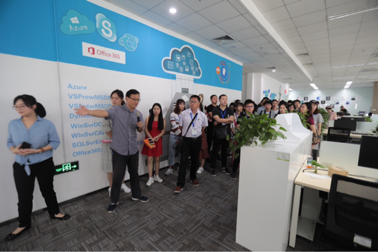 媒体记者团参观济南科技金融体系企业 点赞中