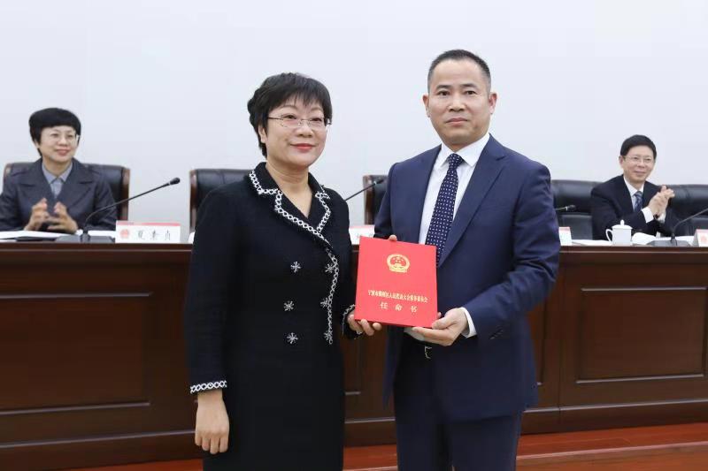 鄞州区委常委常务副区长王兆波任鄞州区代理区长