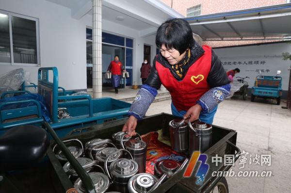 每人每天10元 北仑360支志愿者队伍为居家老