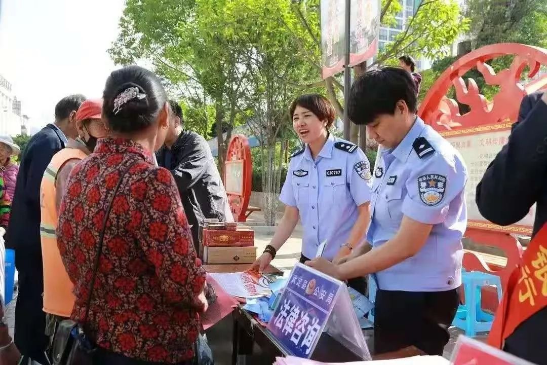 女警倒在扶贫路上 银行卡密码是警员编号