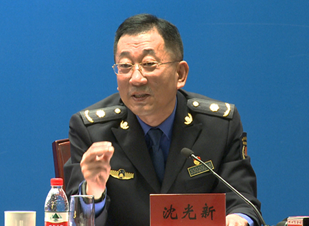 市综合行政执法局党组成员、二级巡视员沈光新