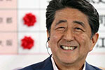 日本首相安倍�x三表示希望日中�P系保持目前�蓊^