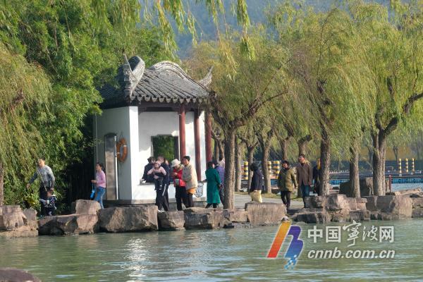  磨124գοڶǮСӾ档ΪǮҪʵ¹</p><p>̣1տʼСӾڿš</p><p>СӾǹ4AǮζȼĺľҲǶǮζȼ</p><p>½ĵһ2002101ն⿪ţ֮ǰľƱ۸30Ԫ  </p><p>СӾɺĵ̺ϼ쵺ɣĿǰǮ̲ˮϹϦաϼ</p><p>Ӷ졢Բڹ㳡Ⱦ㡣ִżϼº͹Ӷ죩ȣ</p><p>800ʷһɽɫȻġʷһľ</p><p>ߣ