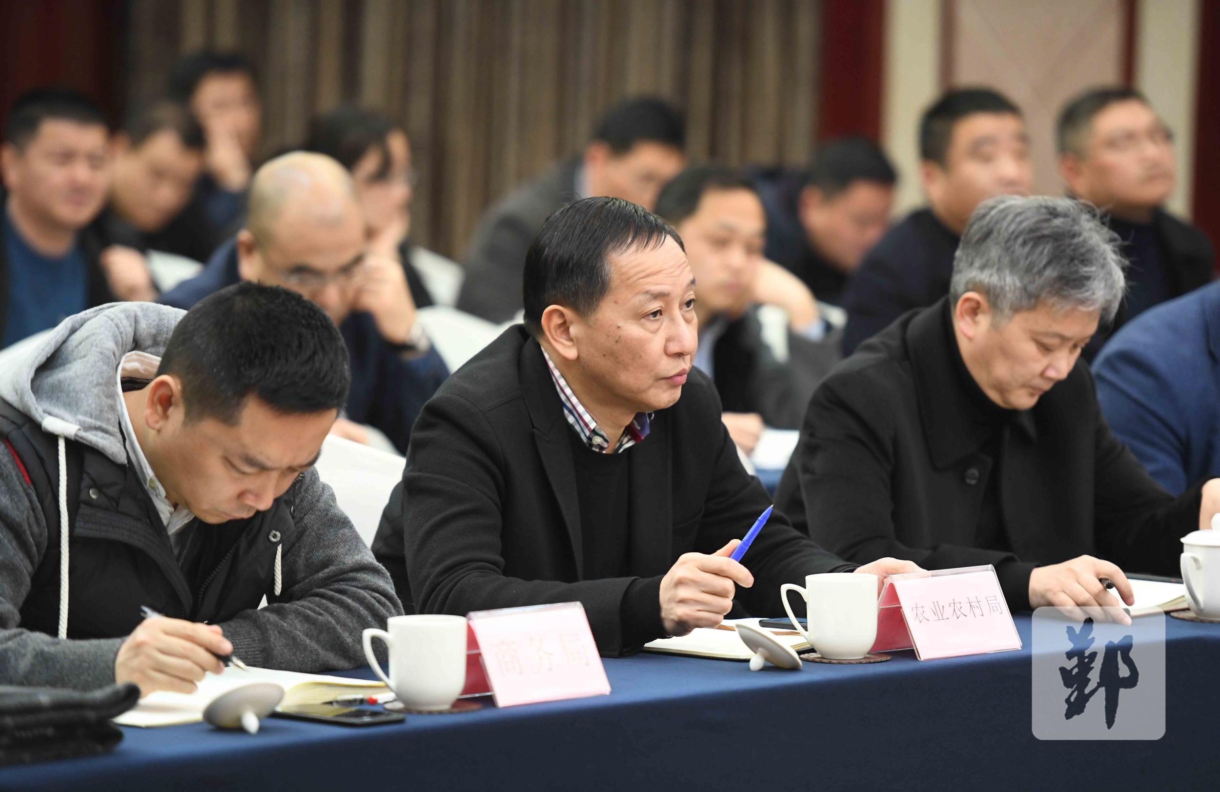 褚银良主持区委常委会(扩大)会议:坚决打赢疫情防控硬仗-鄞州新闻网