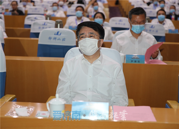 2020首届济南电商直播节暨济南地产品展示交易会启动 孙立成出席并巡馆