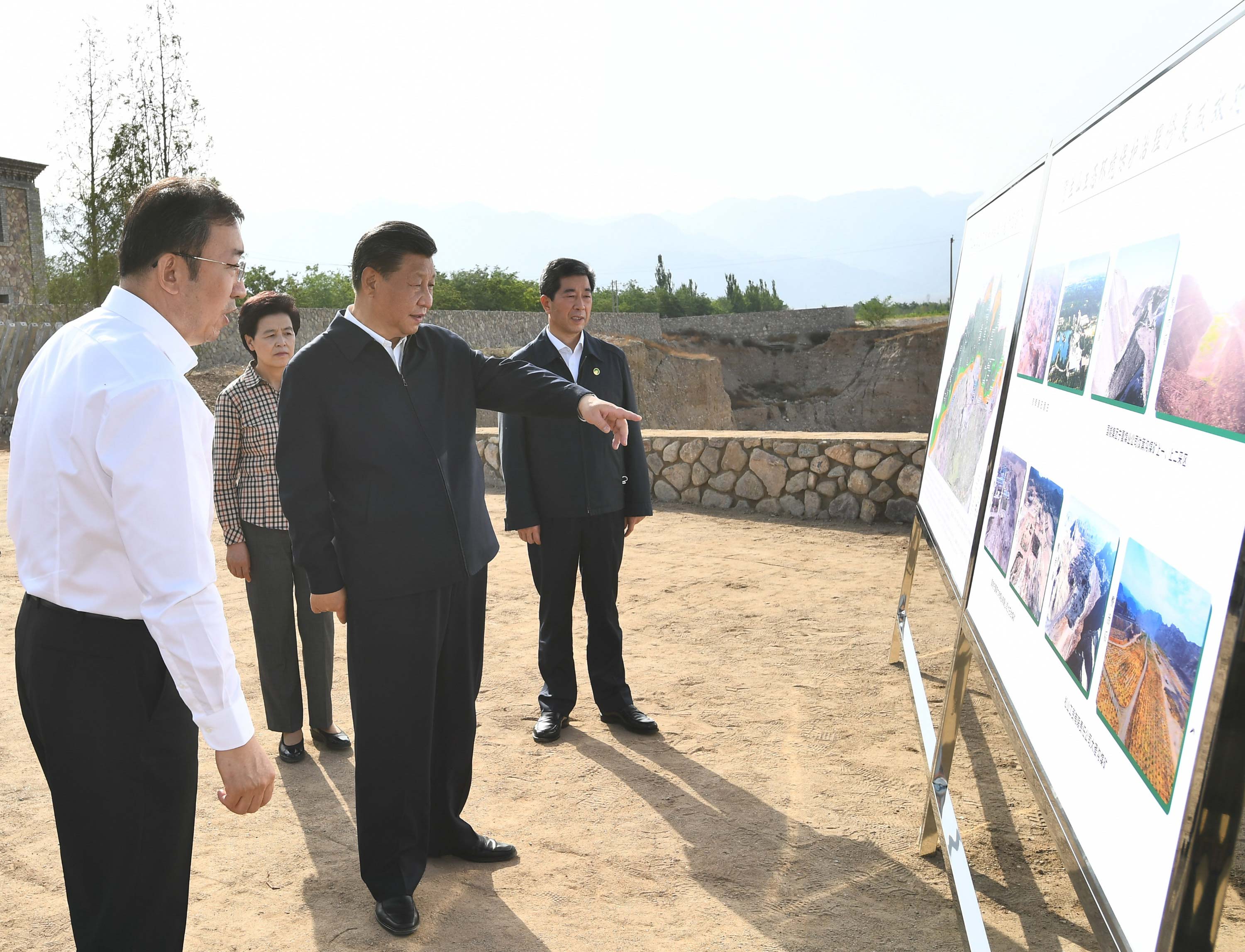 习近平在宁夏考察时强调 决胜全面建成小康社会决战脱贫攻坚 继续建设经济繁荣民族团结环境