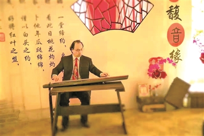 "碑帖上有许多古代名人墨迹,尤其是书札,诗文等,比如《兰亭序》