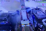 镇海一加油站突发汽车自燃事故 工作人员24秒迅速灭火