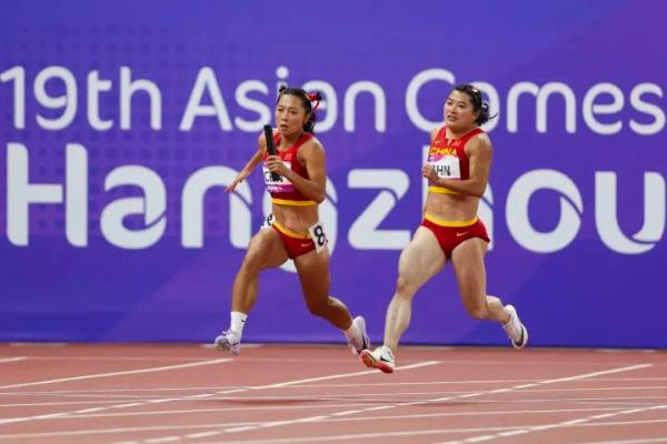 这就是中国女飞人的腿!一夜间她圈粉无数