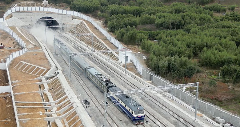 ����·����г��״���������