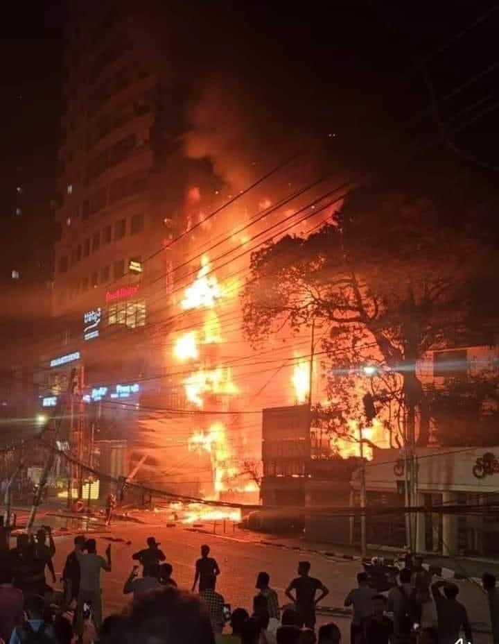 孟加拉国达卡一餐馆发生火灾 已致44人死亡