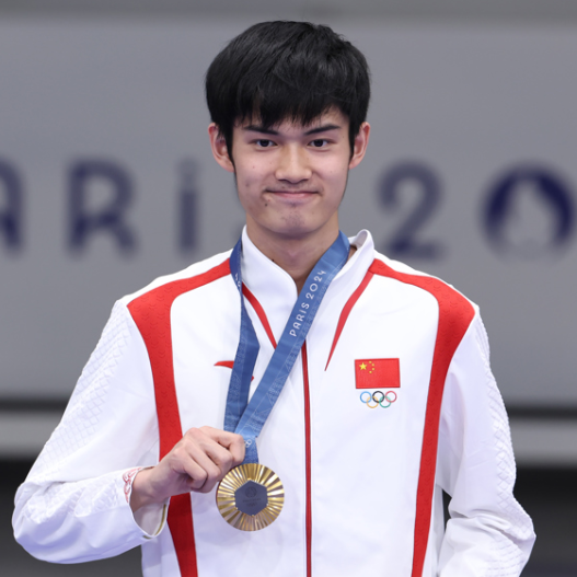 盛李豪