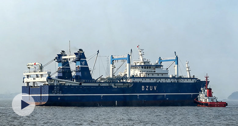 甬产“海上磷虾加工厂”试航成功