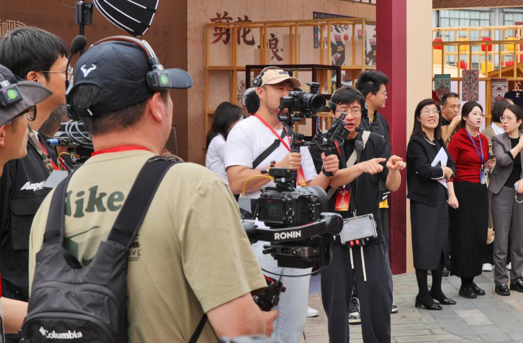 ��Ӱ�Ļ����껪����